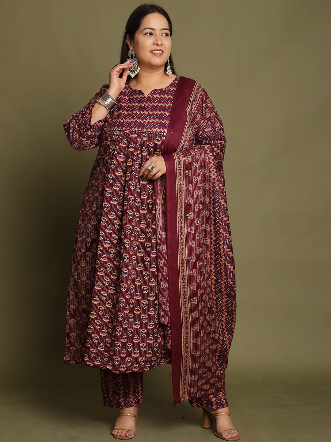 

Rajnandini Women Floral Printed Regular Kurta with Salwar & With Dupatta, Maroon