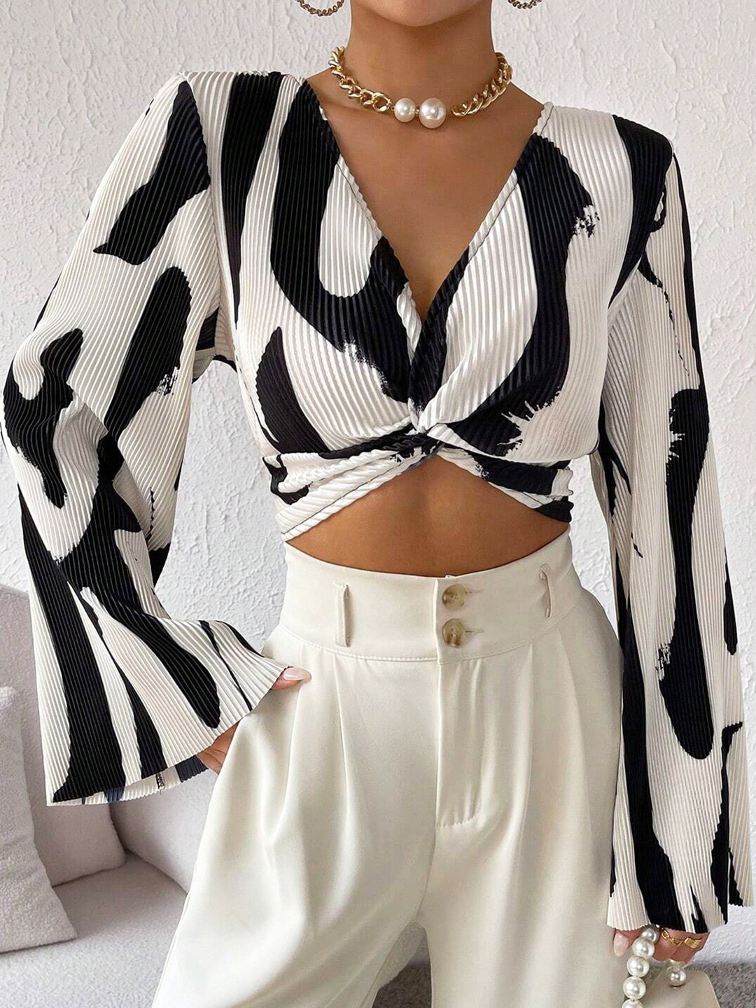 

Stylecast X Slyck V-Neck Twisted Flared Sleeves Fitted Crop Top, Cream