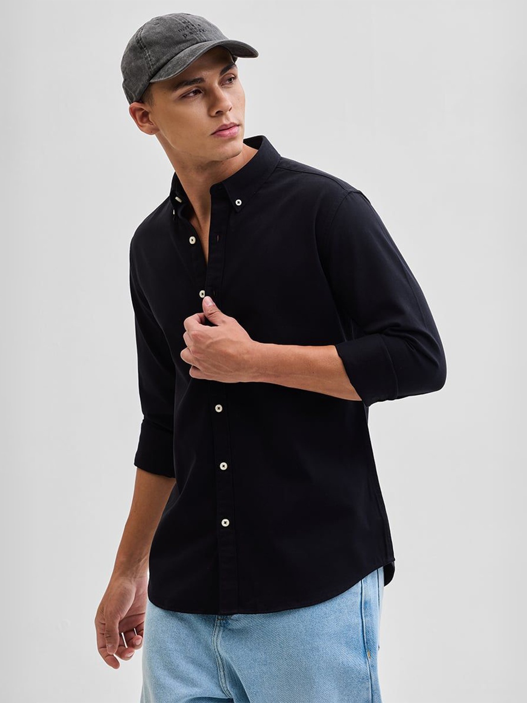

Snitch Men Classic Button-Down Collar Solid Cotton Casual Shirt, Black
