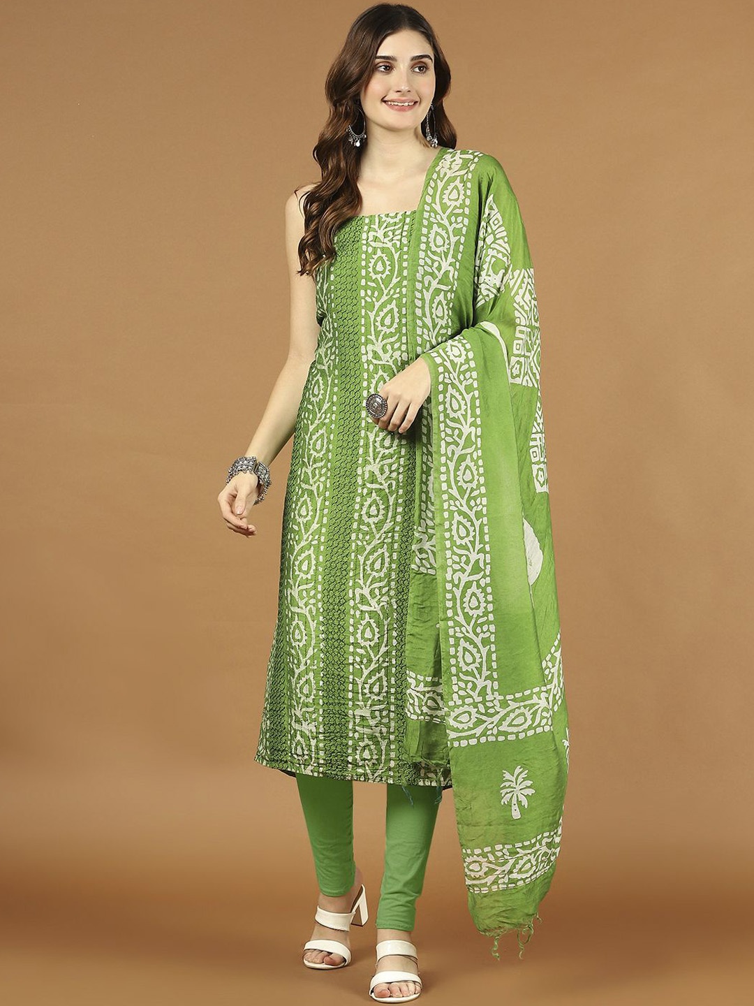 

Meena Bazaar Printed Unstitched Dress Material, Green