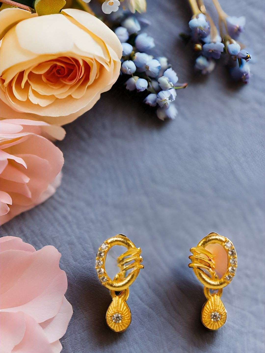 

GOLD CASH Classic Studs Earrings