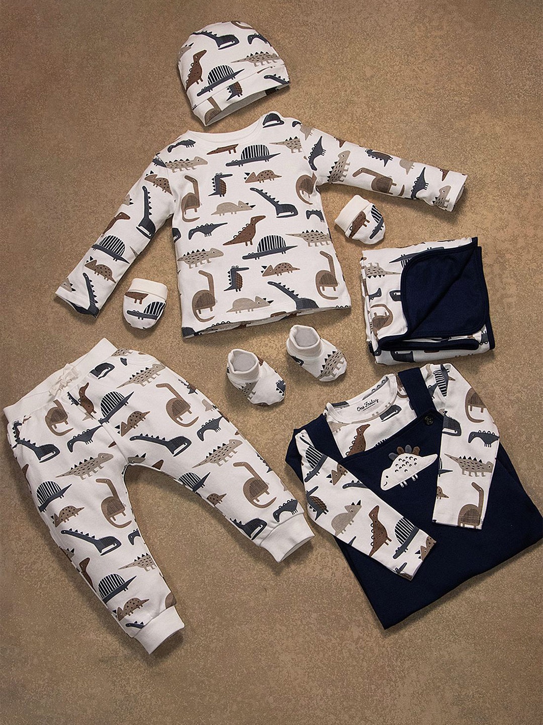 

One Friday Infants Pack Of 8 Printed Apparel Gift Set, White