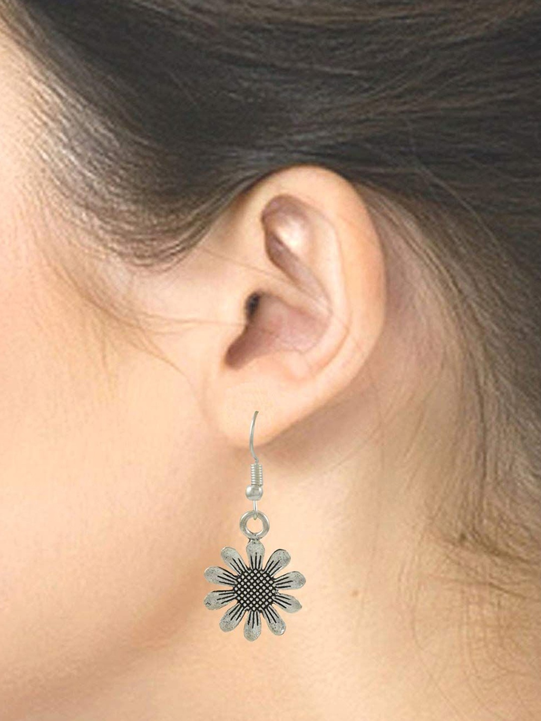 

HIGH TRENDZ Contemporary Studs Earrings, Silver
