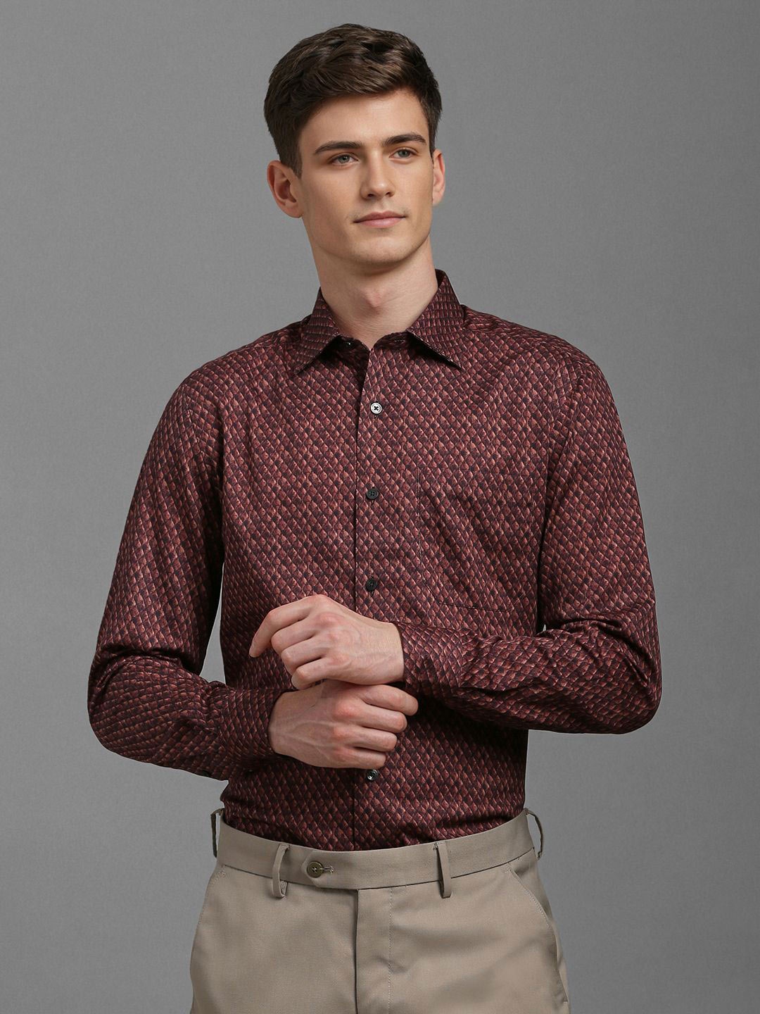 

Louis Philippe Men Classic Floral Opaque Printed Formal Shirt, Maroon