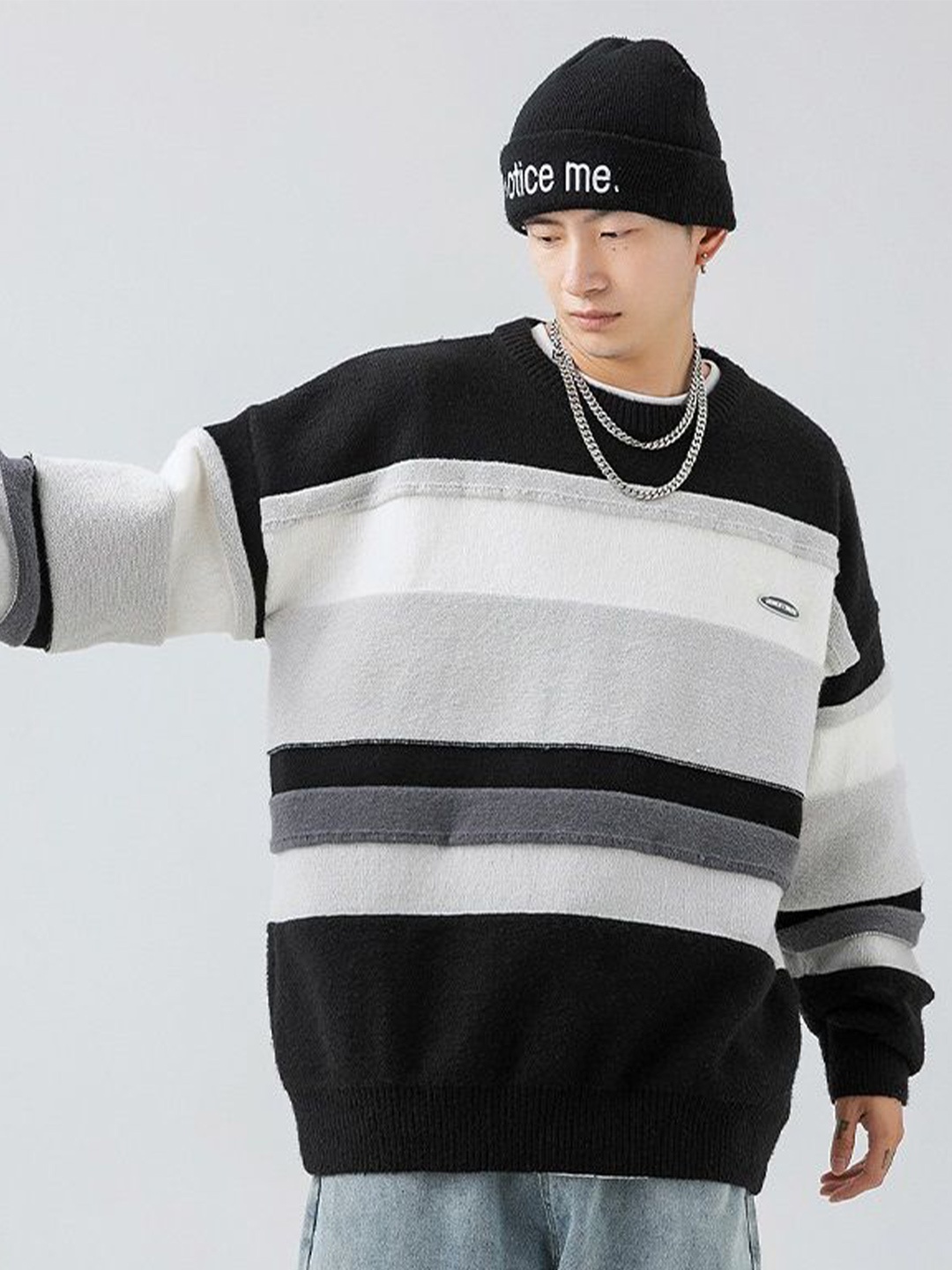 

HERE&NOW Men Colourblocked Sweatshirt, Black