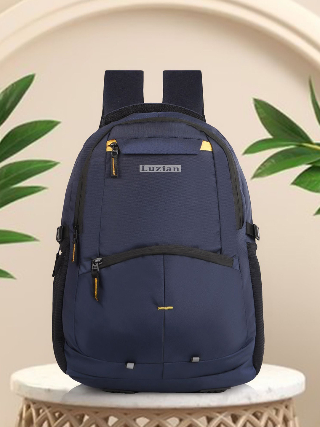 

Luzian Men Medium Backpack, Blue