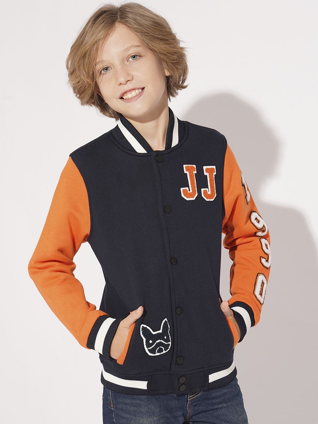 

Jack & Jones Junior Boys Typography Lightweight Varsity Jacket with Patchwork, Navy blue