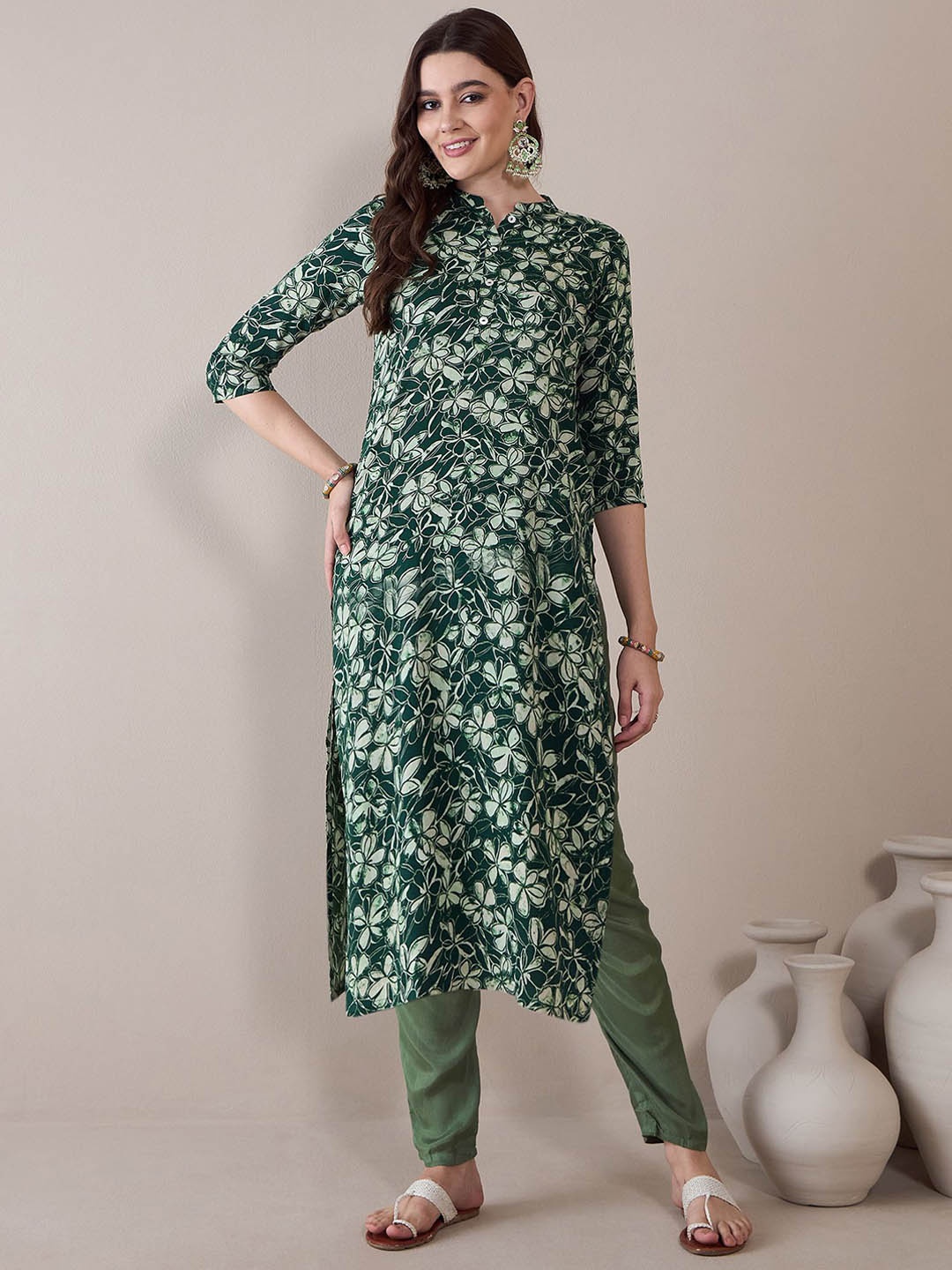 

Anouk Women Floral Printed Thread Work Kurta, Green