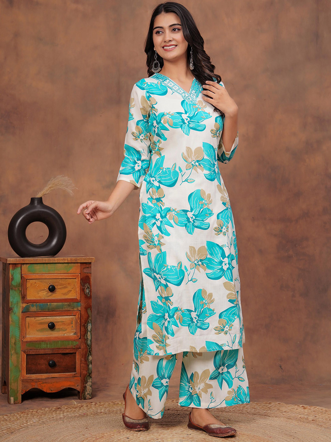 

HEARTLOOM Women Floral Printed Regular Mirror Work Pure Cotton Kurta with Palazzos, Turquoise blue