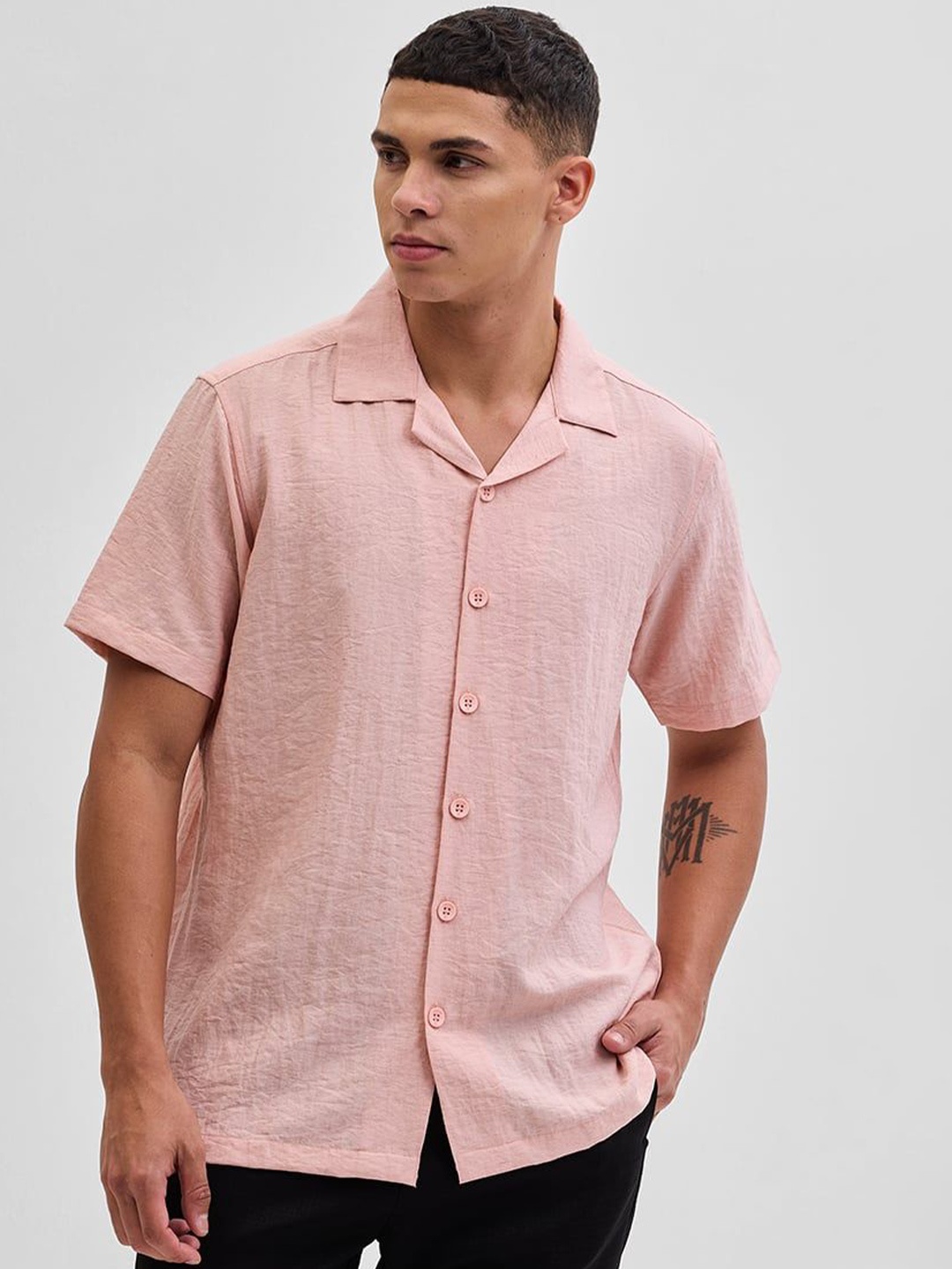 

Snitch Men Relaxed Boxy Opaque Casual Shirt, Peach