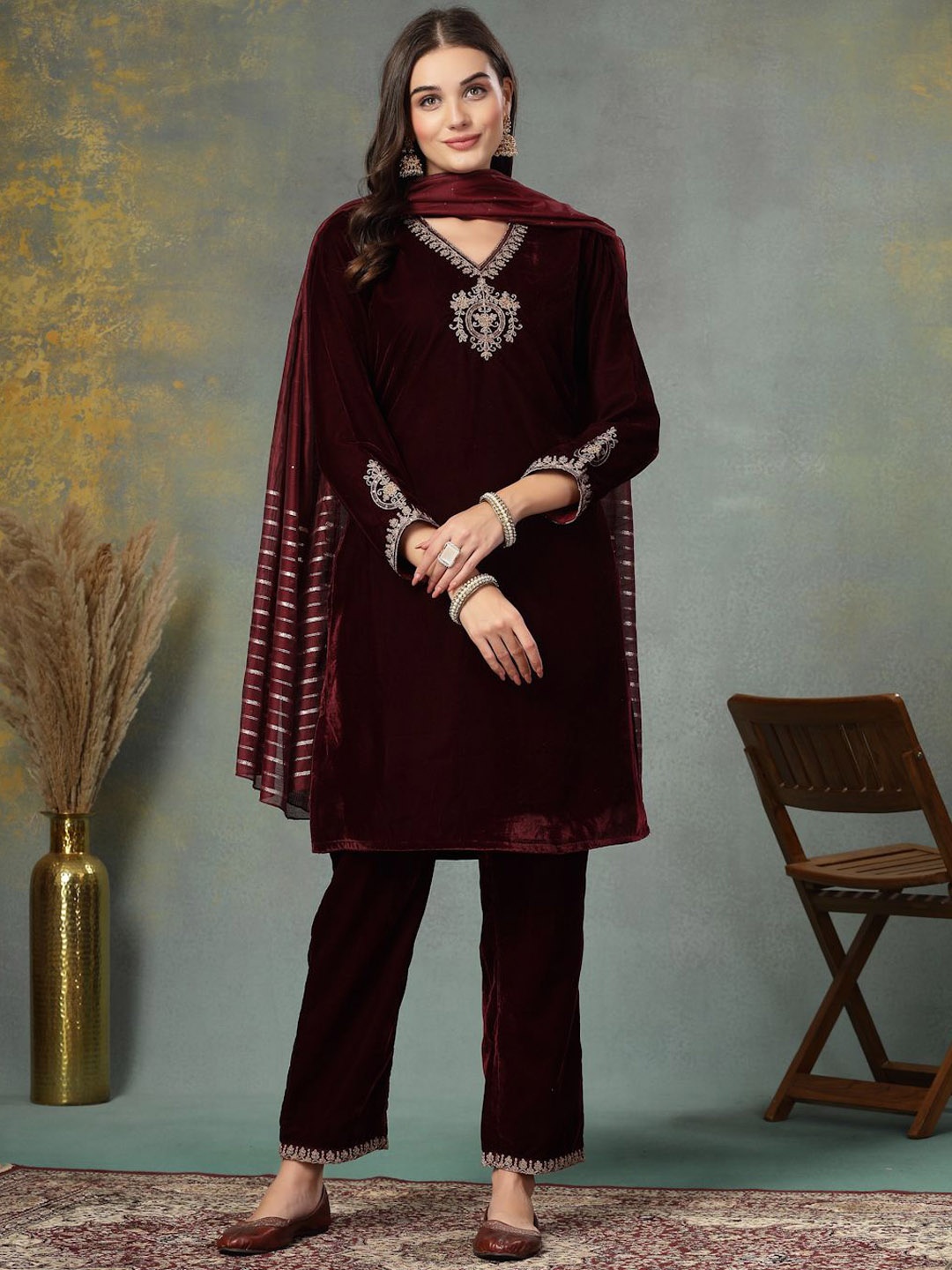 

Nayam By Lakshita Women Ethnic Motifs Embroidered Regular Sequinned Velvet Kurta with Trousers & With Dupatta, Maroon