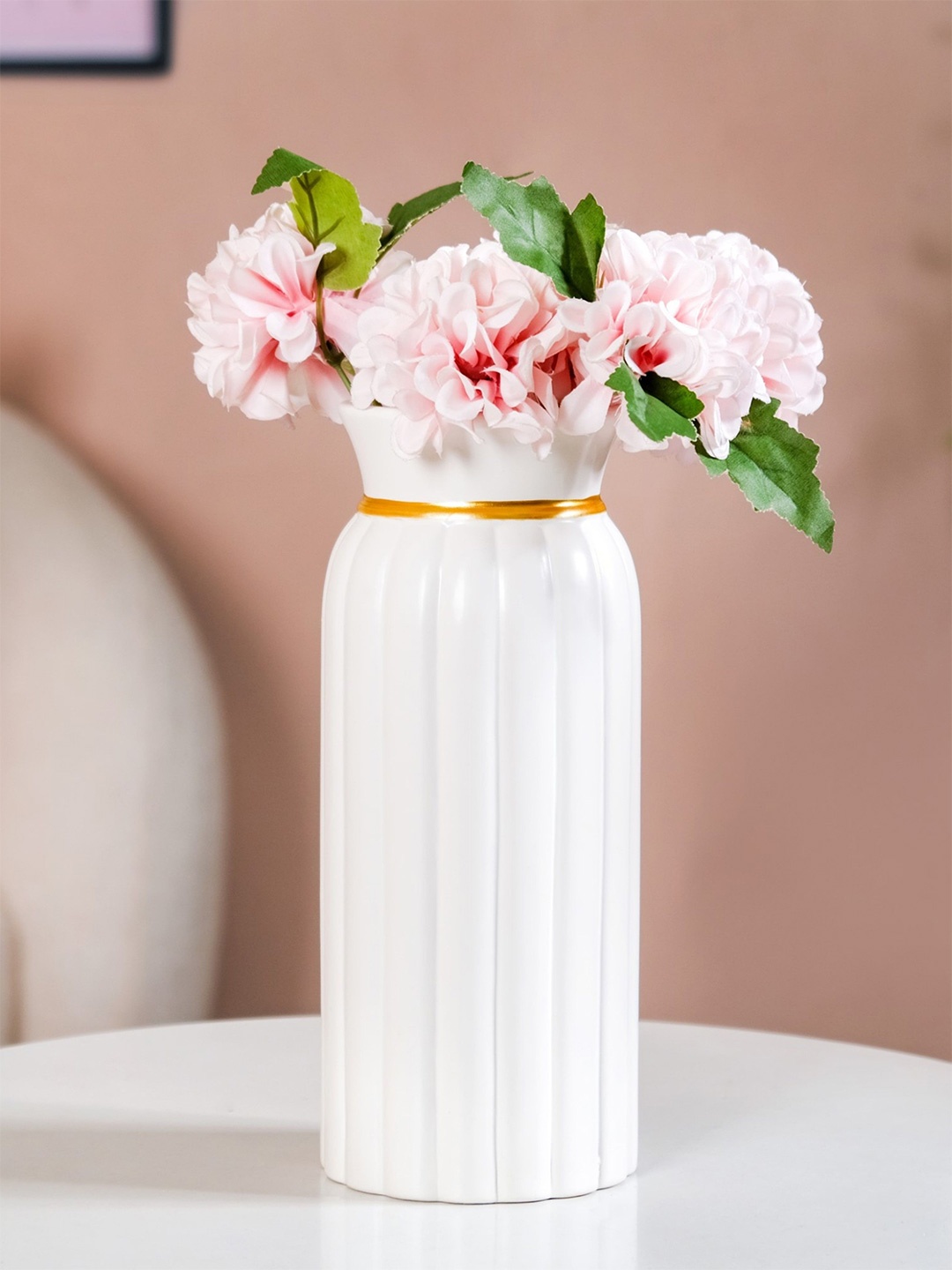 

Nestasia White Ribbed Textured Ceramic Vase