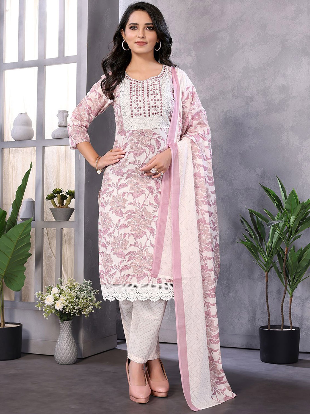 

Rangita Women Ethnic Motifs Embroidered Regular Thread Work Pure Cotton Kurta with Salwar & With Dupatta, Off white