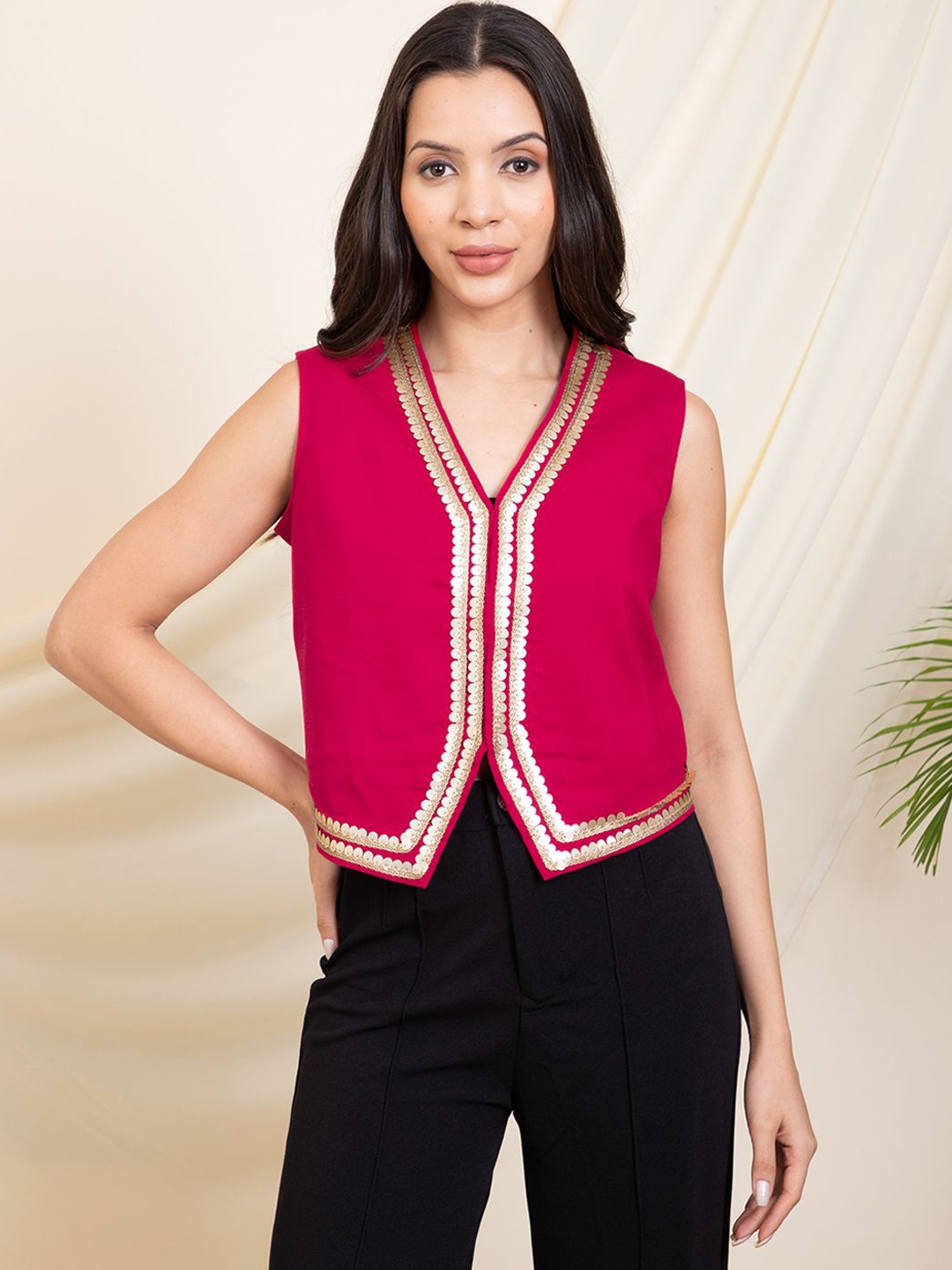 

DEEBACO Lace-Detailed Woven Waistcoat, Magenta