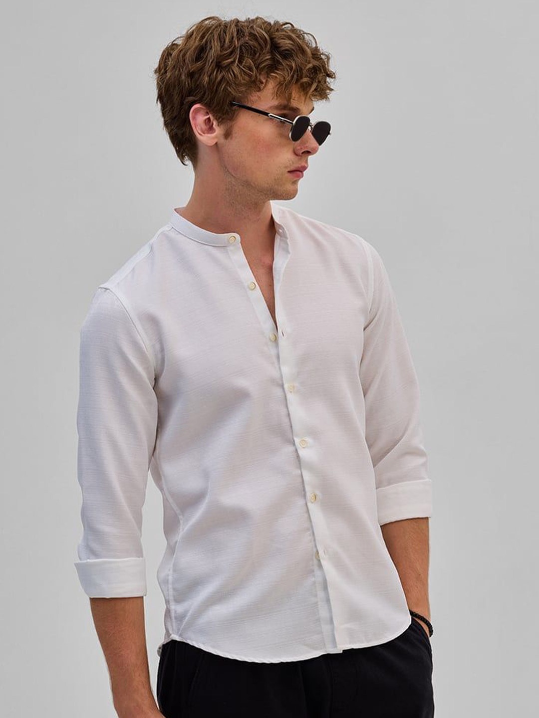 

Snitch Men Smart Band Collar Solid Slim Fit Casual Shirt, White