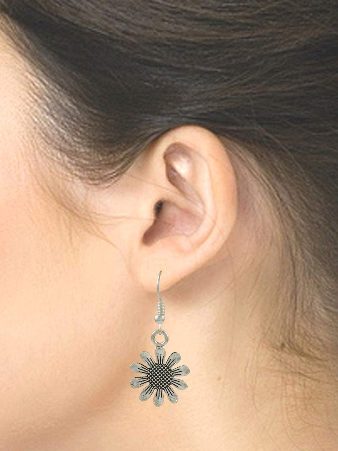 

HIGH TRENDZ Contemporary Studs Earrings, Silver