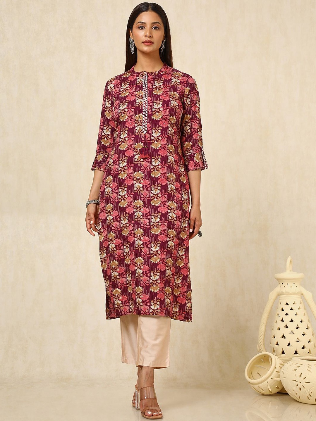 

Soch Women Floral Printed Mirror Work Kurta, Maroon