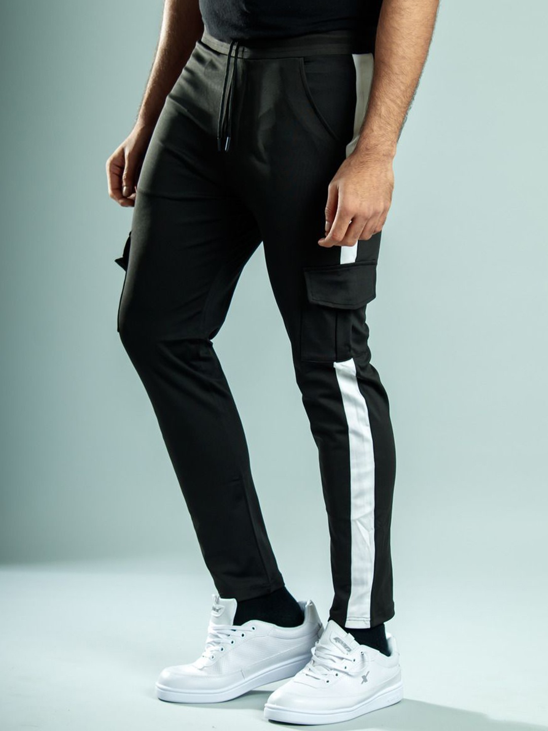 

Muffynn Men Mid-Rise Track Pants, Black