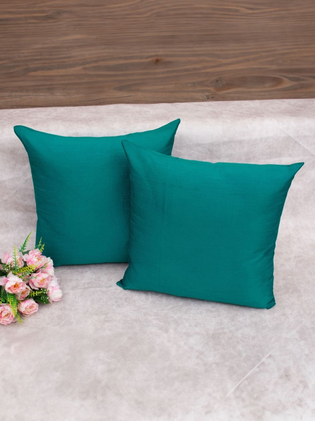 

RoyalDeco Green Set of 2 Square Cushion Covers
