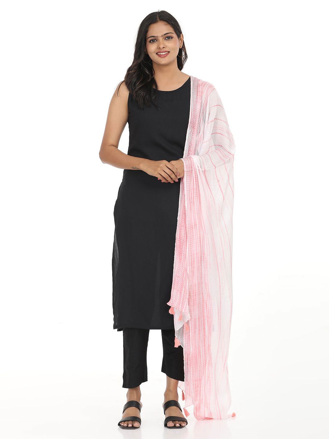 

HELLA FASHIONS Striped Dupatta, Pink