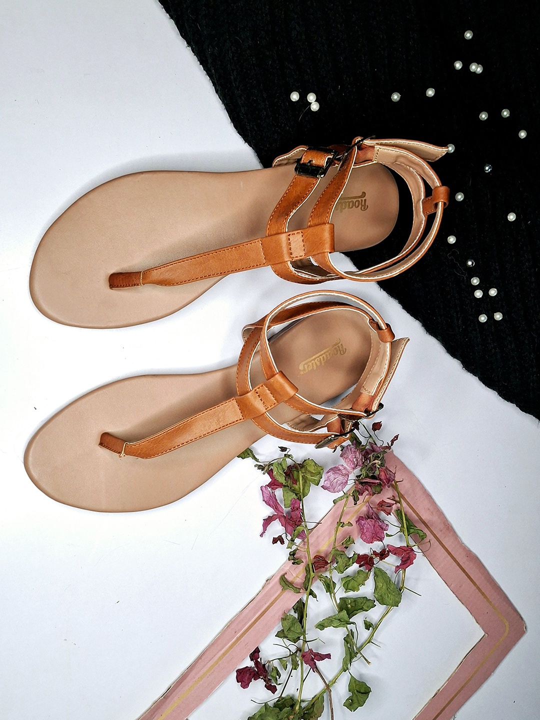 

The Roadster Lifestyle Co Women Open Toe Flats, Brown