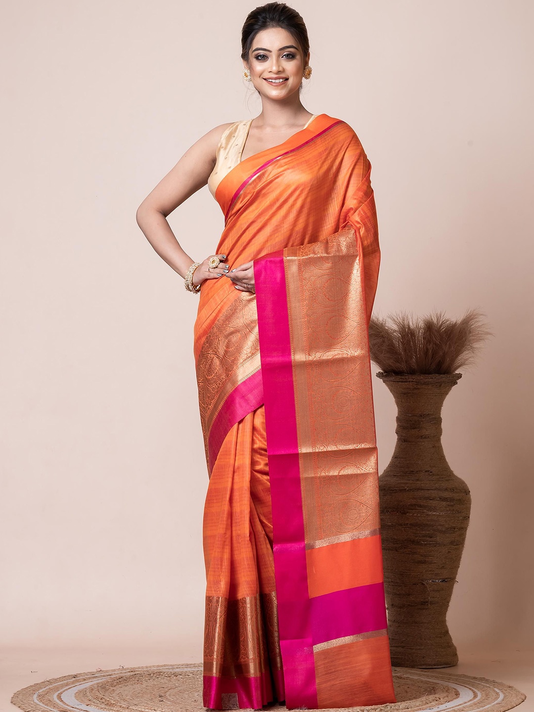 

VIBHAVARI Woven Design Zari Saree, Orange