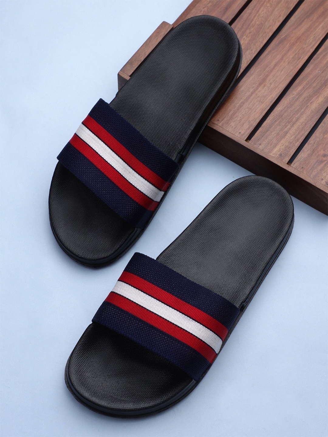 

KAPYANSH Men Striped Casual Sliders, Blue