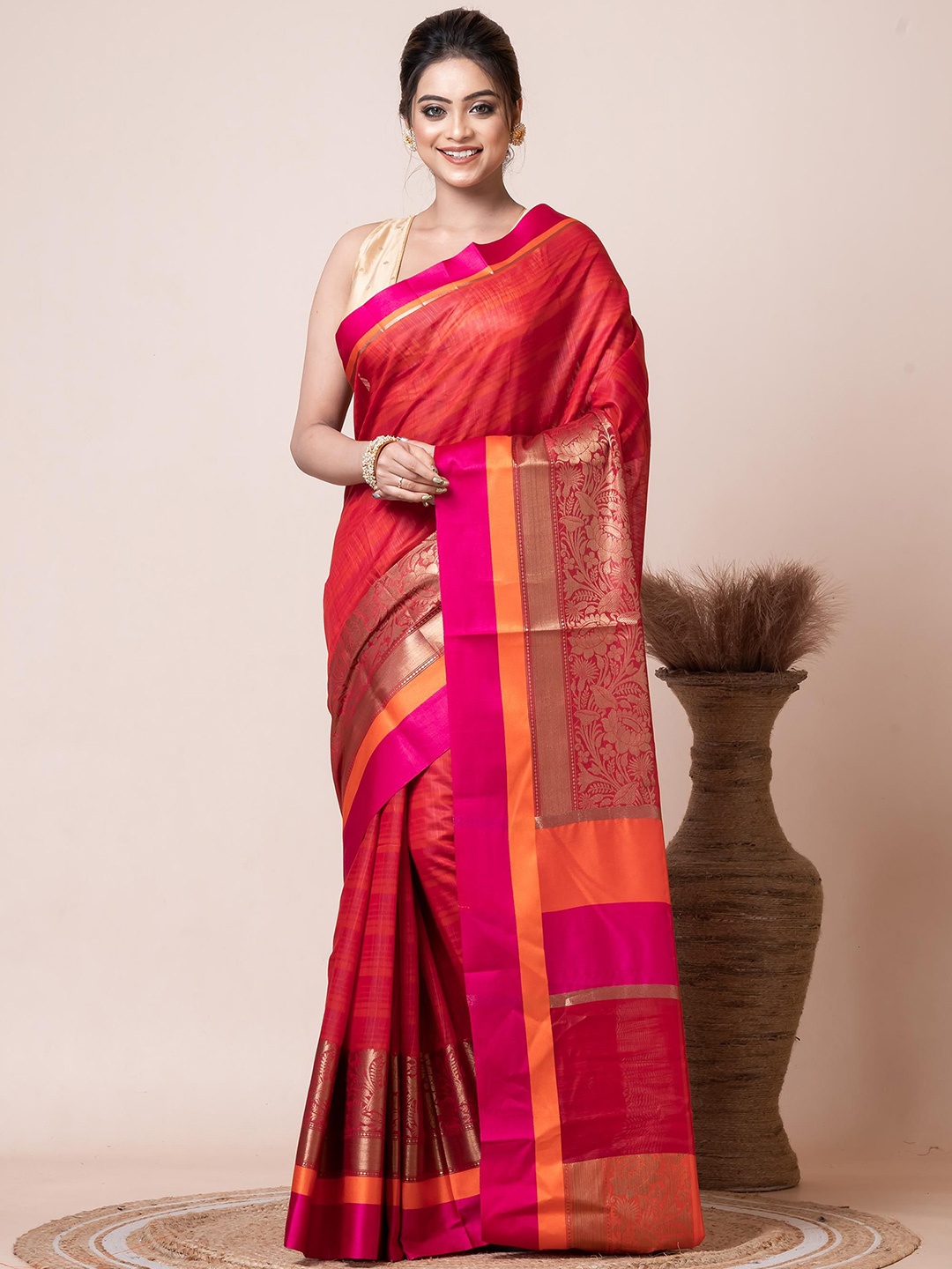 

VIBHAVARI Woven Design Zari Festive Saree, Pink