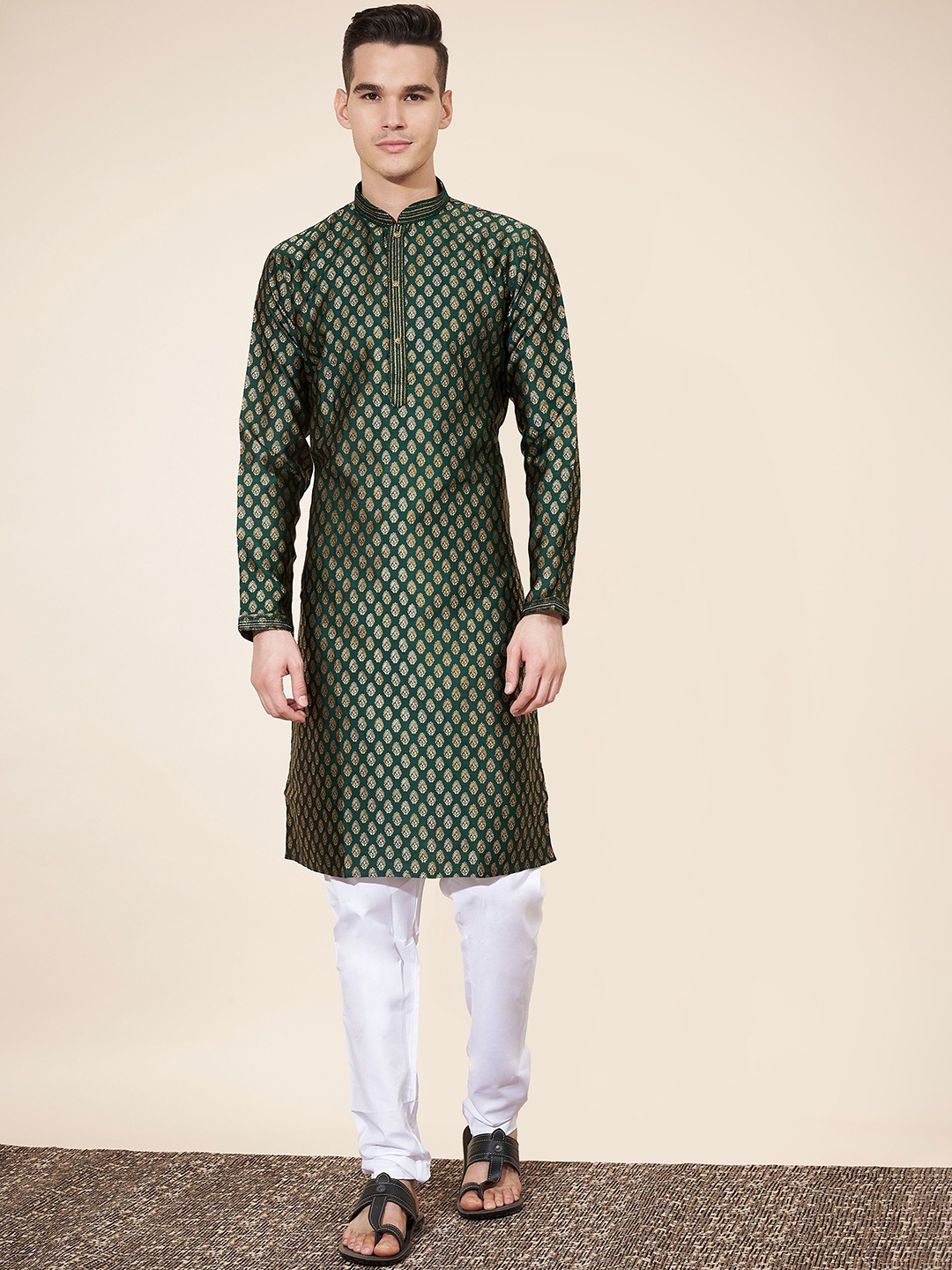 

OUTLUK Men Printed Regular Kurta with Pyjamas, Green