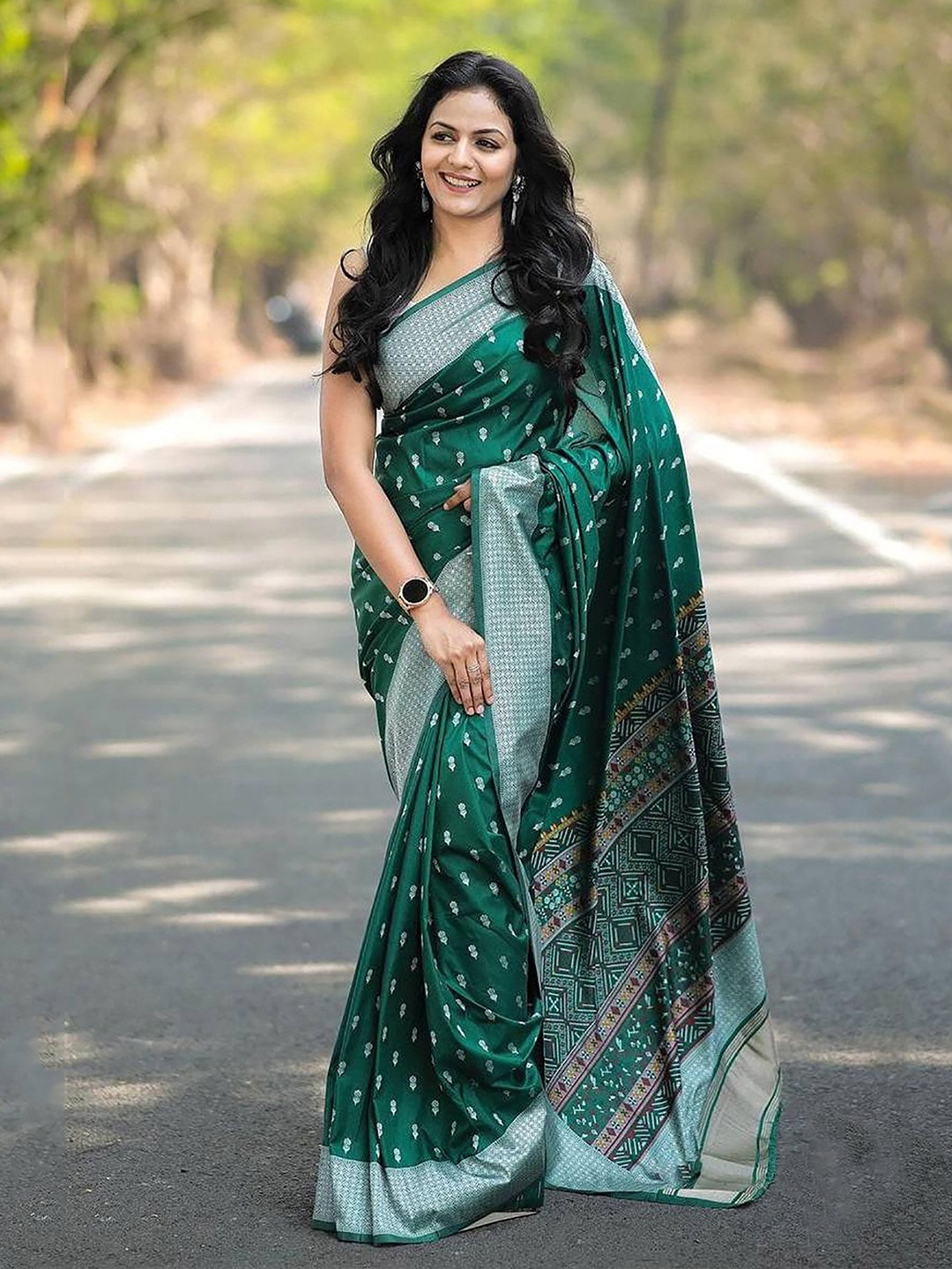 

Aldwych Woven Design Zari Banarasi Saree, Green