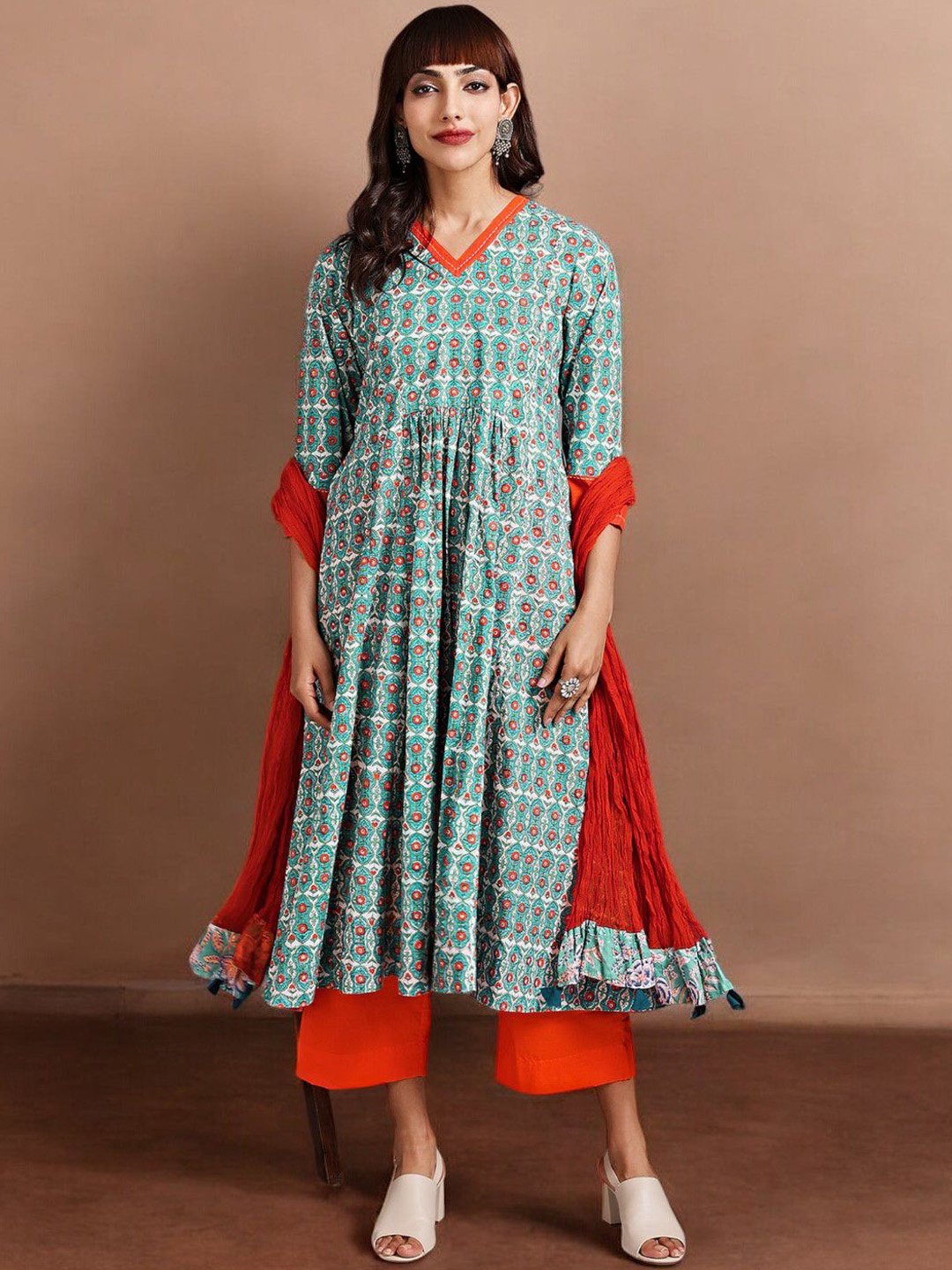 

Maati Crafts Women Ethnic Motifs Thread Work Anarkali Kurta, Turquoise blue