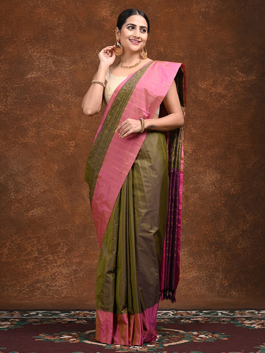 

HELLA FASHIONS Woven Design Zari Saree, Olive