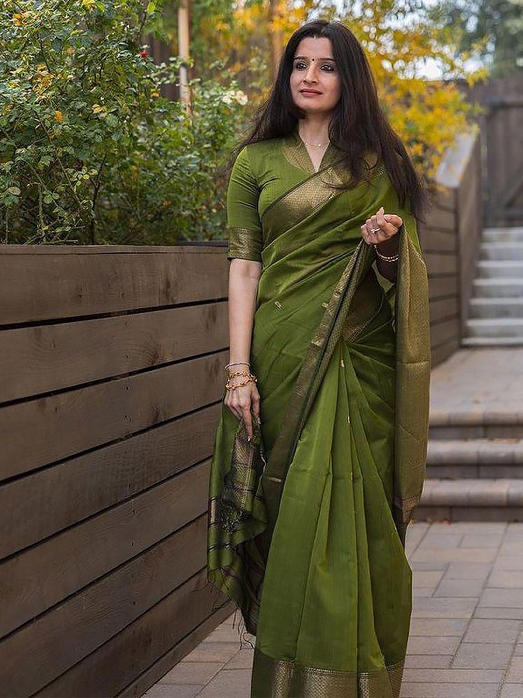 

Aldwych Woven Design Zari Banarasi Saree, Green
