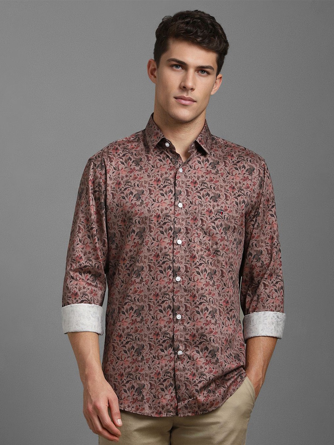 

Louis Philippe Sport Men Slim Fit Floral Opaque Printed Casual Shirt, Maroon