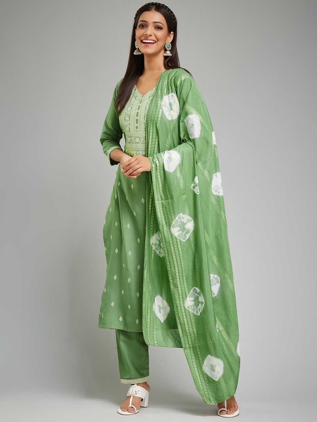 

KALINI Women Floral Printed Regular Thread Work Kurta with Trousers & With Dupatta, Green