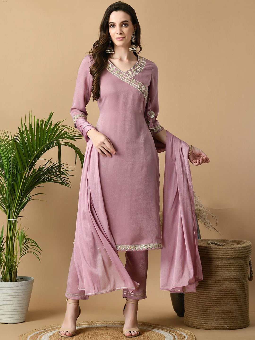 

MEESAN Women Ethnic Motifs Embroidered Angrakha Gotta Patti Velvet Kurta with Trousers & With Dupatta, Mauve