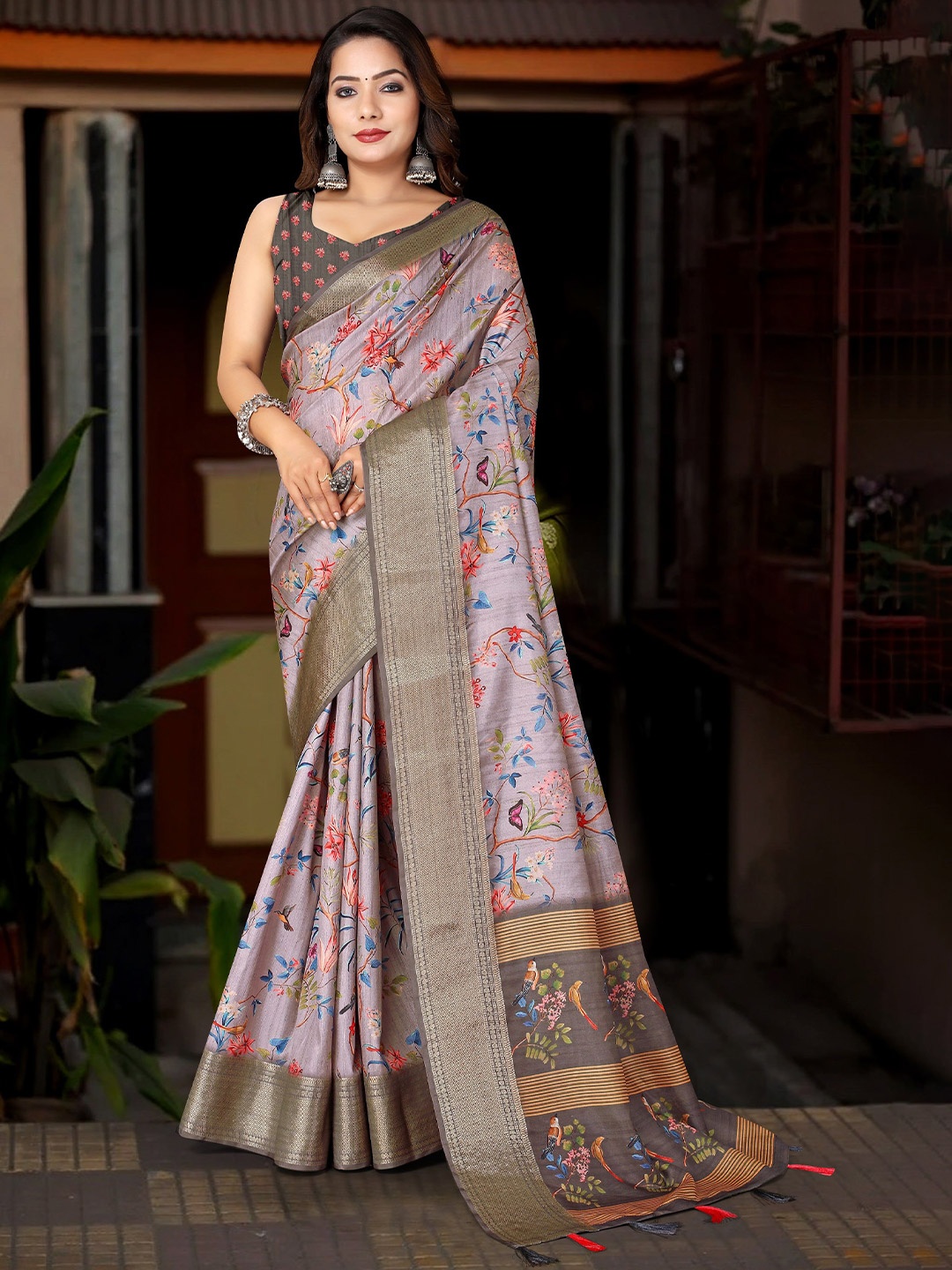 

J 6 DESIGNER Floral Zari Saree, Grey