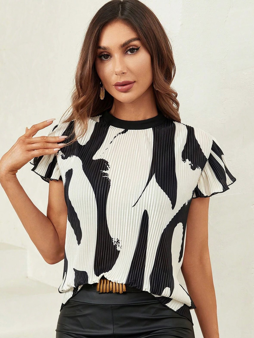 

Stylecast X Slyck Printed Pleated Top, Cream