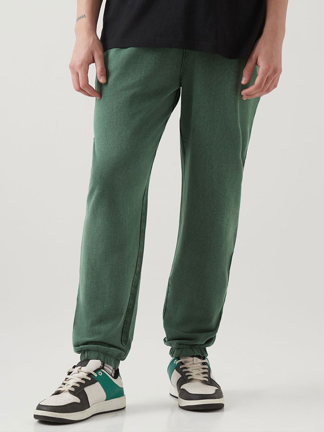 

Bewakoof AIR Men Mid Rise Oversized Joggers, Green