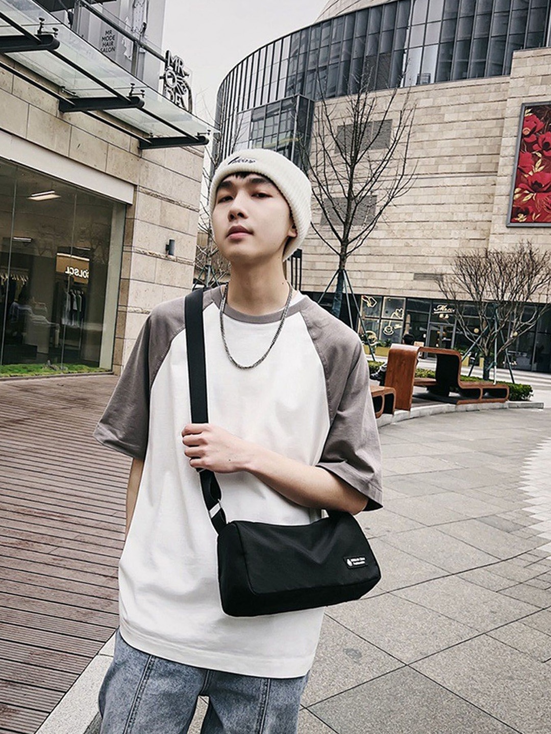 

StyleCast Black Solid Stylish Crossbody Bag