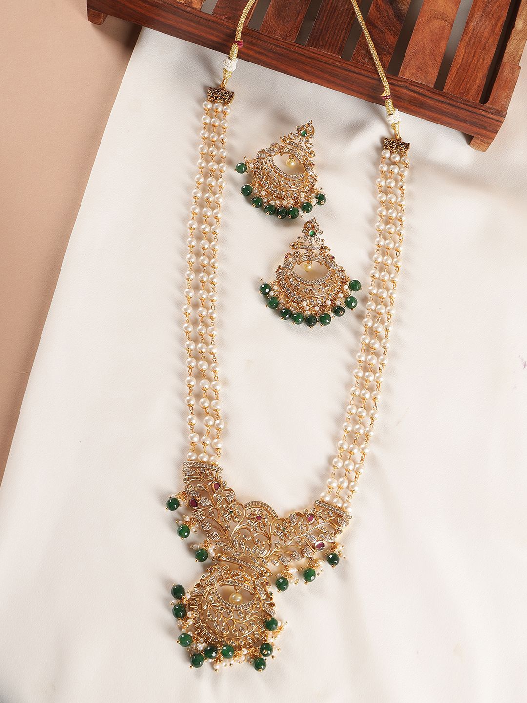 

Kattam Gold-Plated Stone-Studded & Beaded Jewellery Set