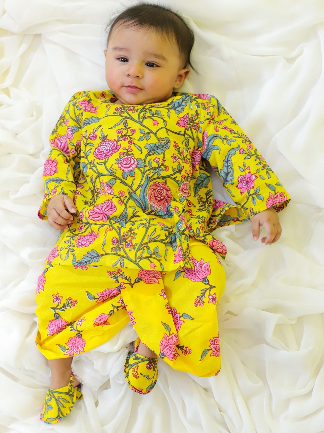 

BownBee Boys Printed Top with Dhoti Pants, Yellow