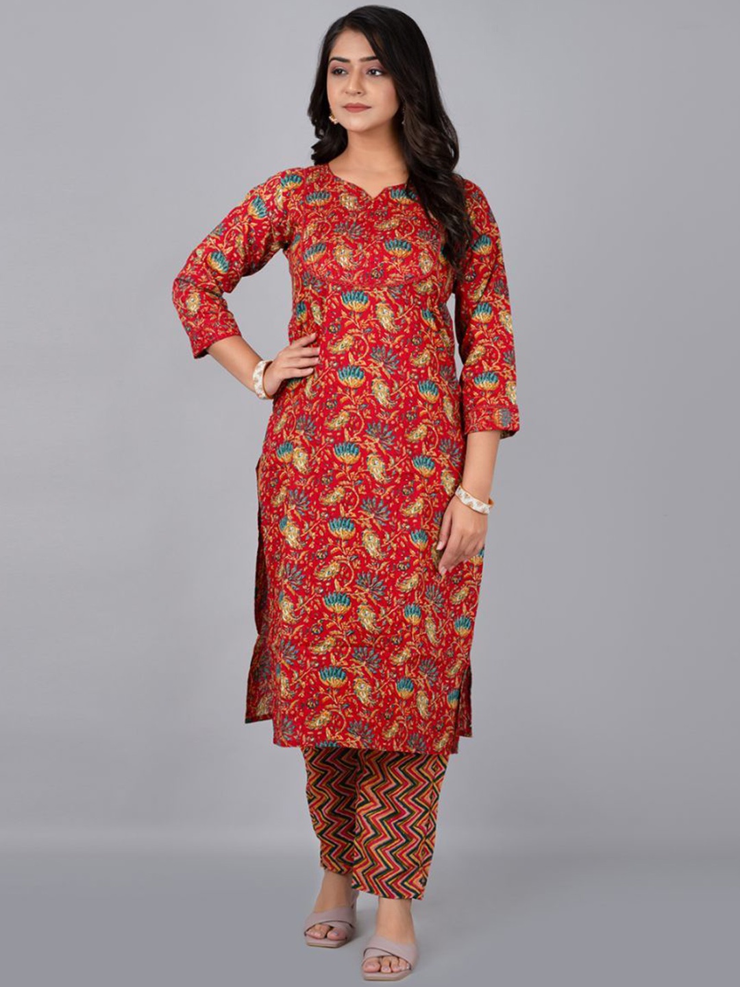 

Fashion Petals Women Printed Regular Kurta, Red