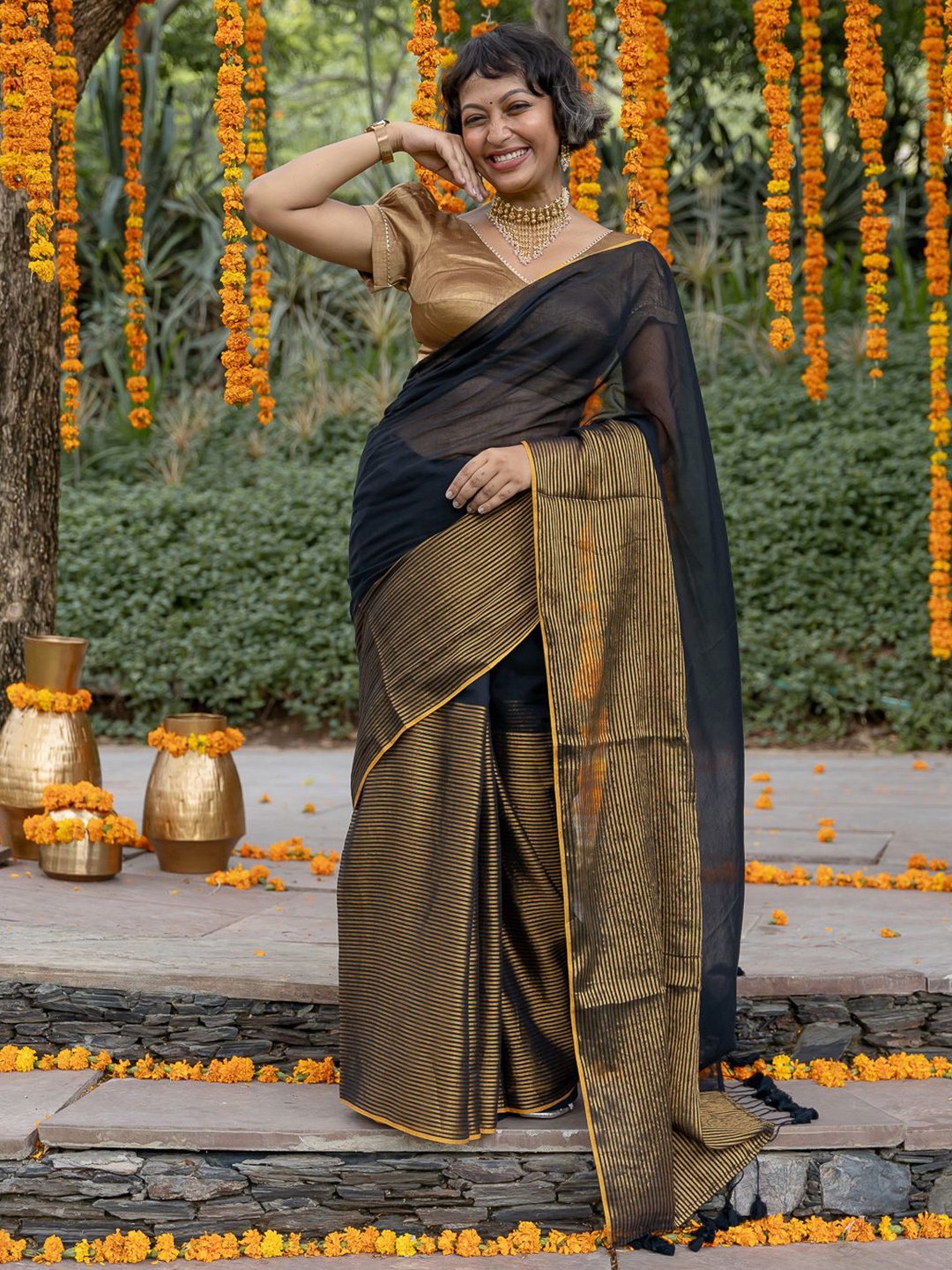 

Suta Woven Design Zari Pure Cotton Saree, Black