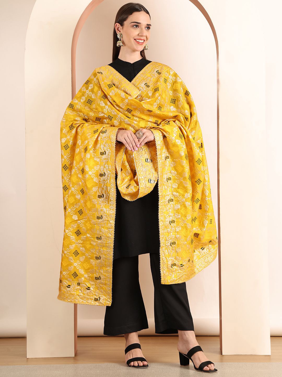 

SOUNDARYA Woven Design Bandhani Dupatta, Yellow