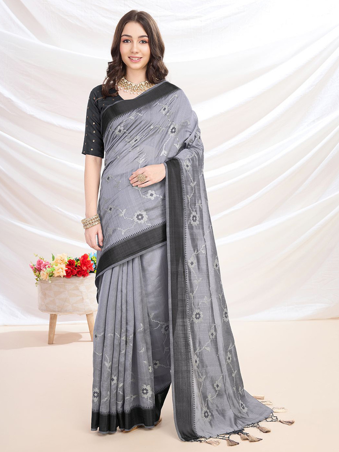 

Rekha Maniyar Embellished Sequinned Silk Blend Uppada Saree, Grey