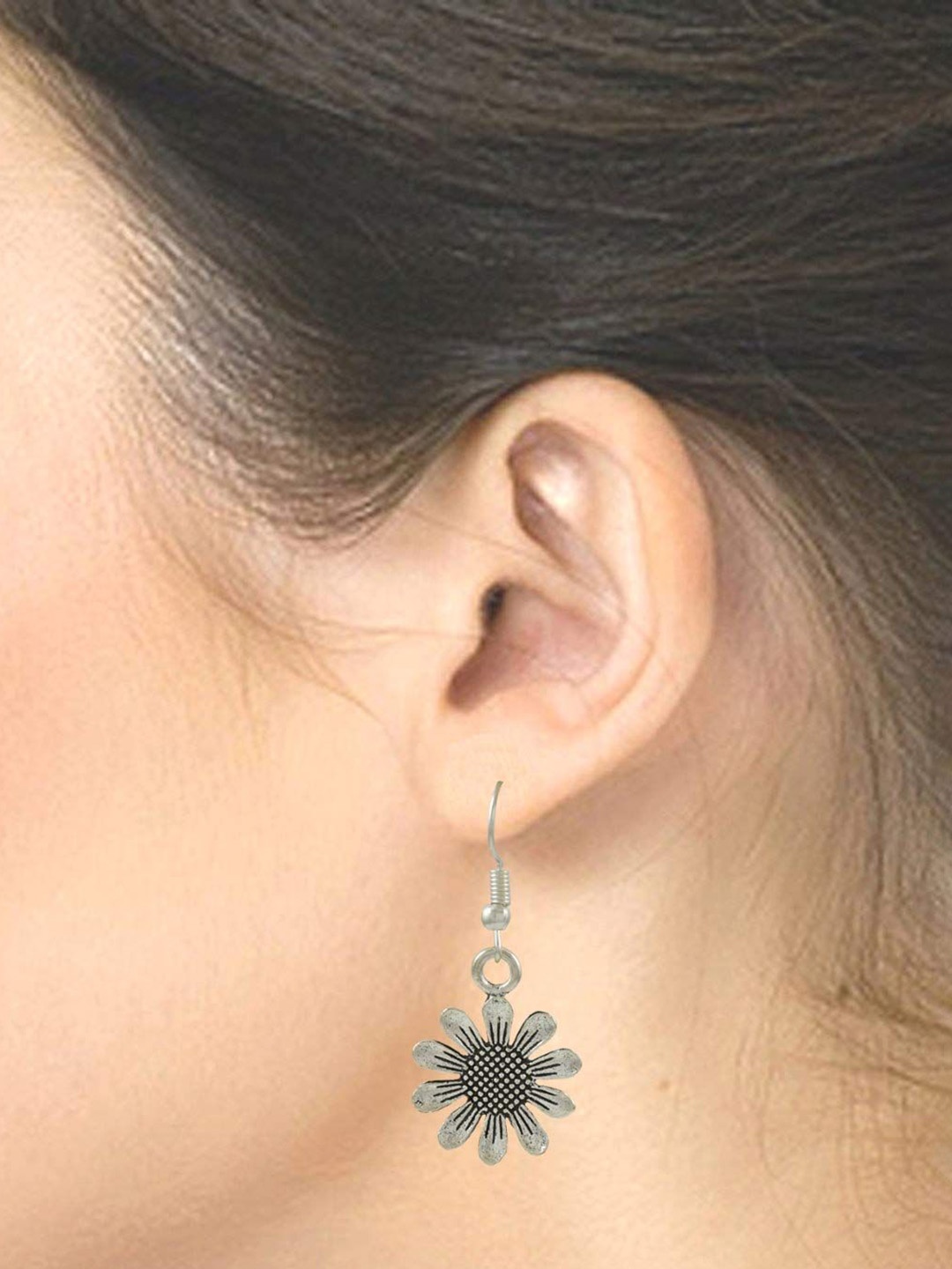 

HIGH TRENDZ Contemporary Hoop Earrings, Silver