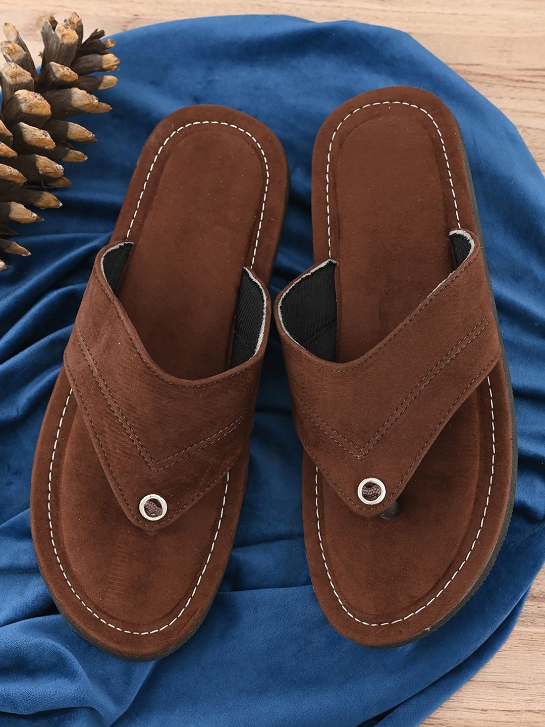 

Apratim Men T-Strap Flats, Brown