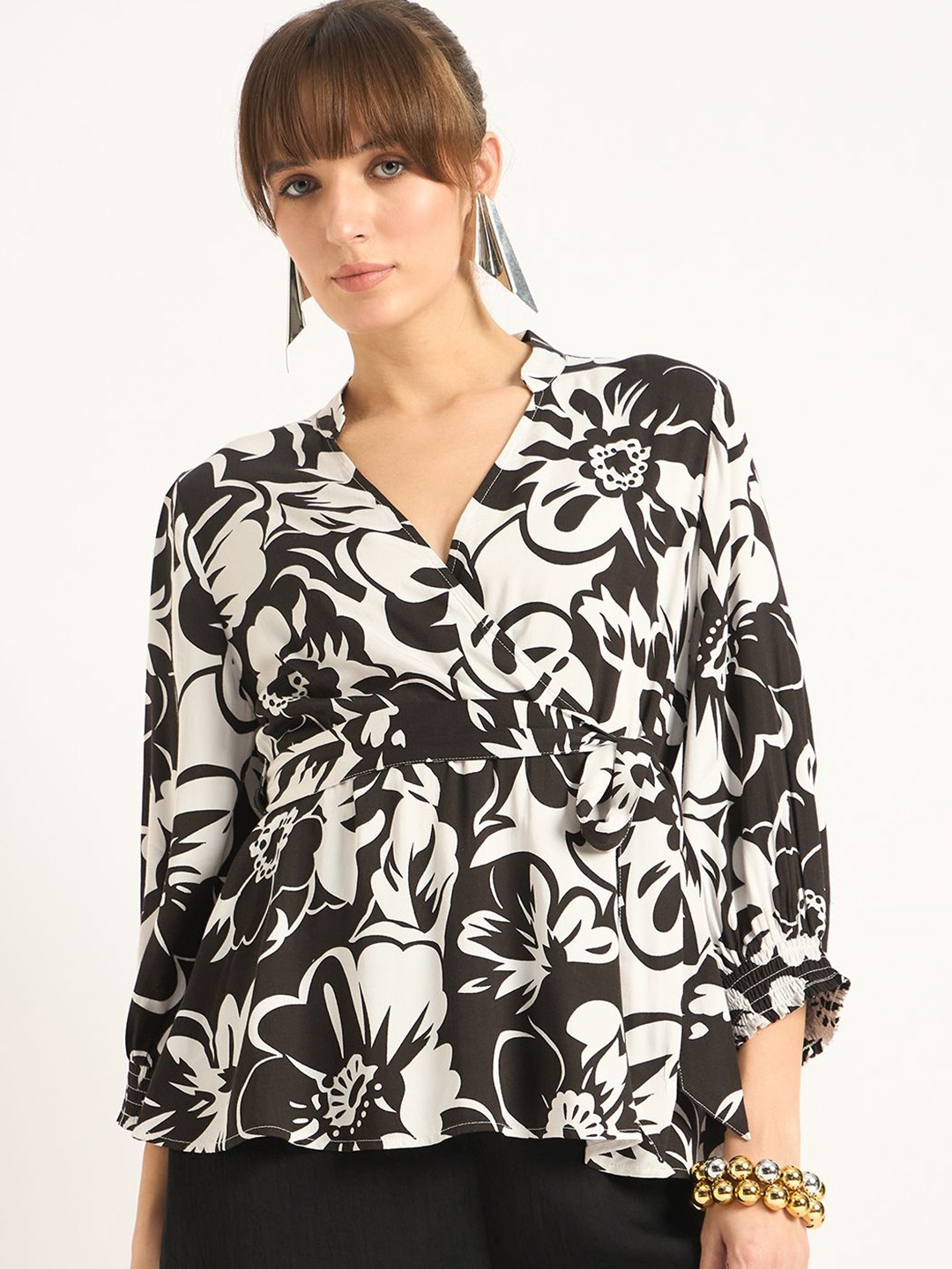 

FEMMELLA Floral Print Top, Black