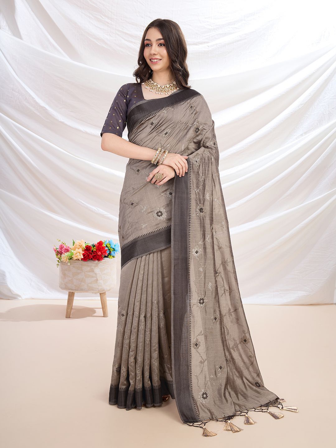 

Rekha Maniyar Woven Design Sequinned Silk Blend Heavy Work Uppada Saree, Beige